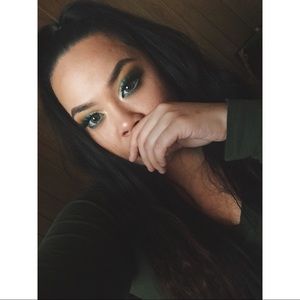 Meet your Posher, Naomi